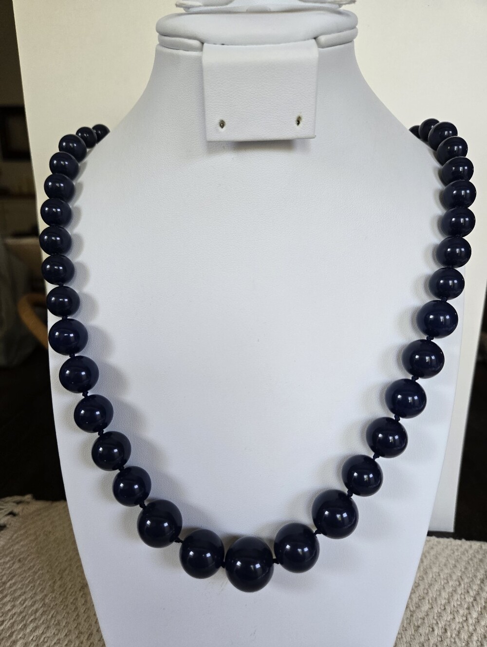 N-113- Vintage Graduayed Classic Navy Bead Necklace